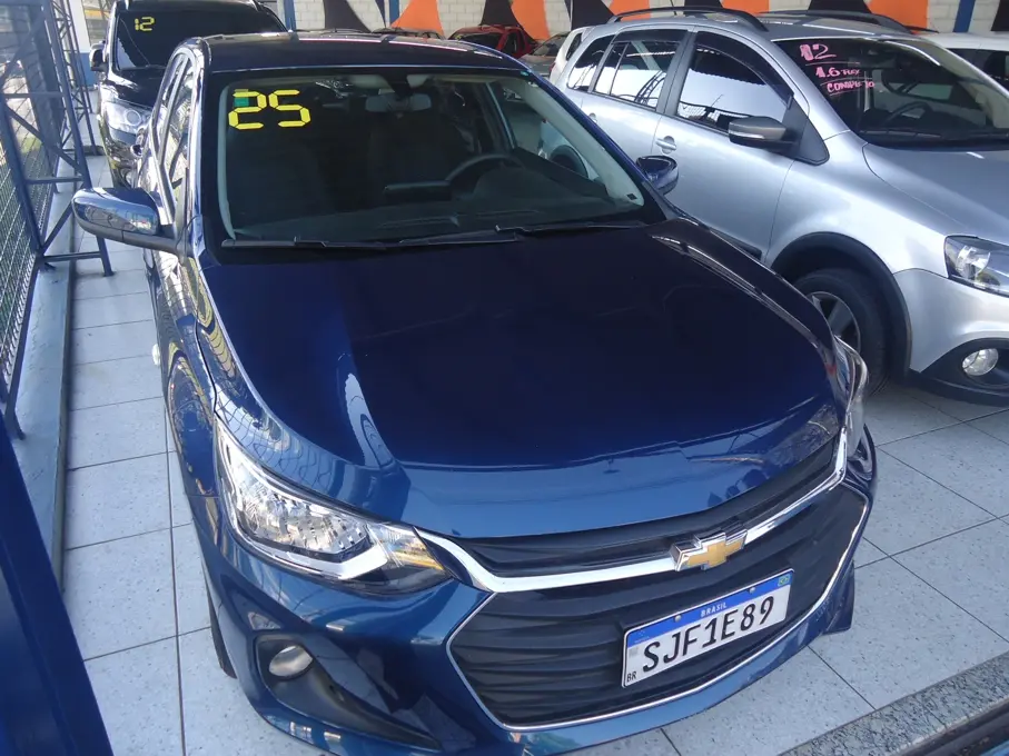 CHEVROLET Onix Hatch - Foto
