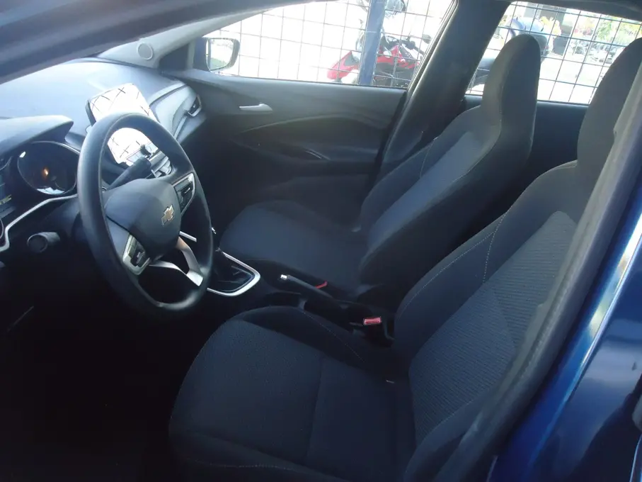 CHEVROLET Onix Hatch - Foto