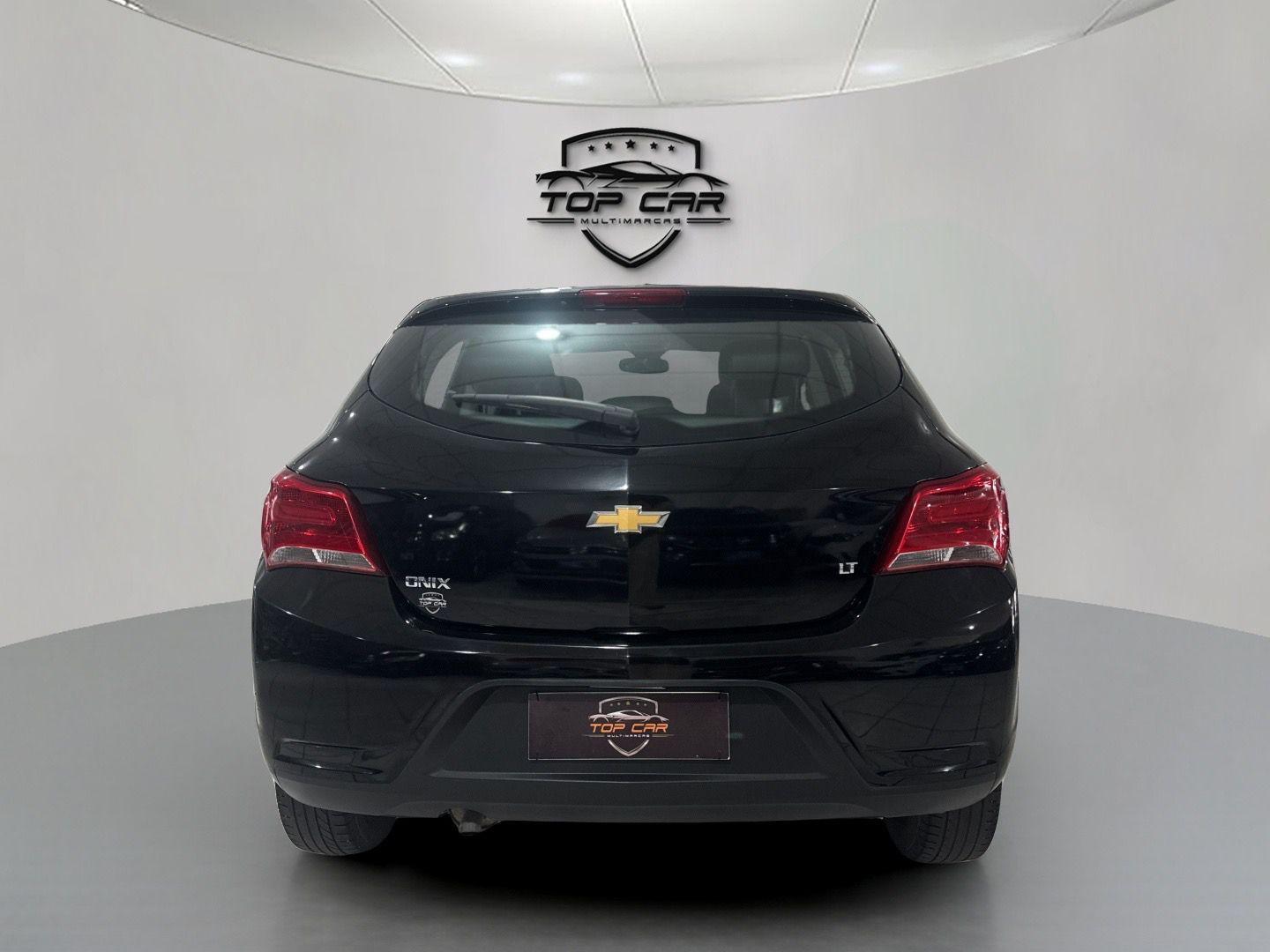 CHEVROLET Onix Hatch - Foto