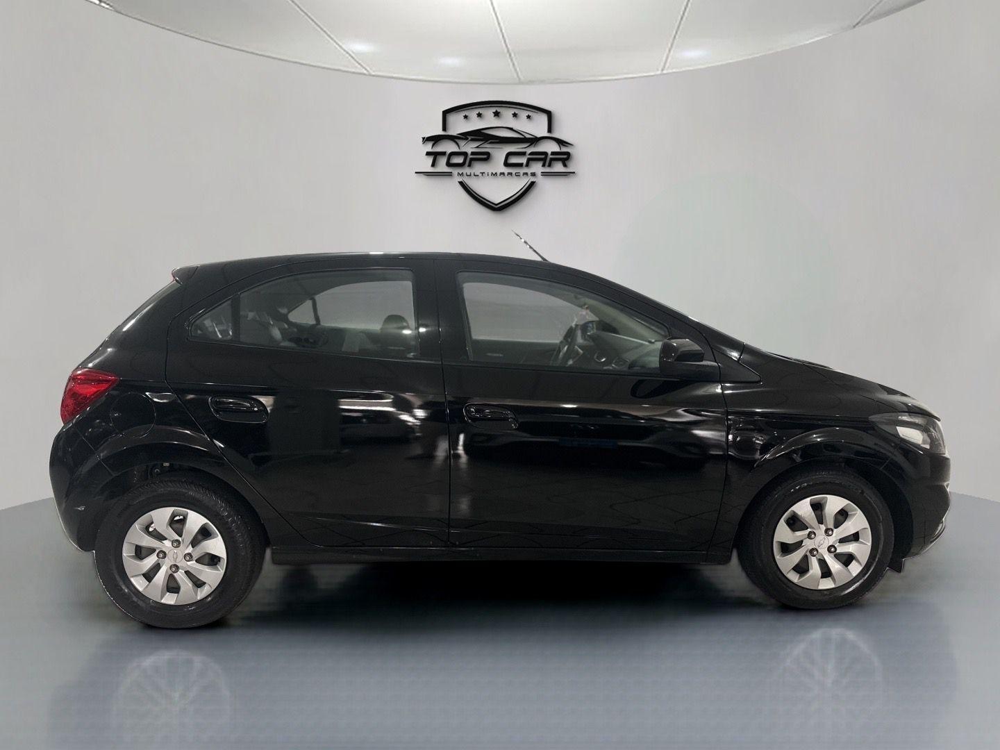 CHEVROLET Onix Hatch - Foto