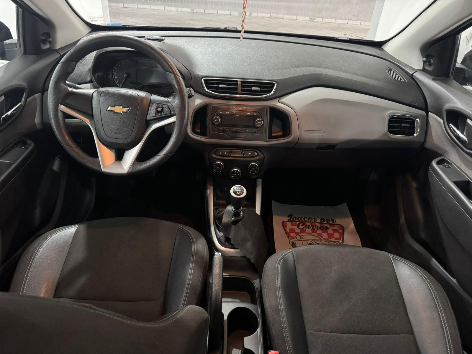 CHEVROLET Onix Hatch - Foto