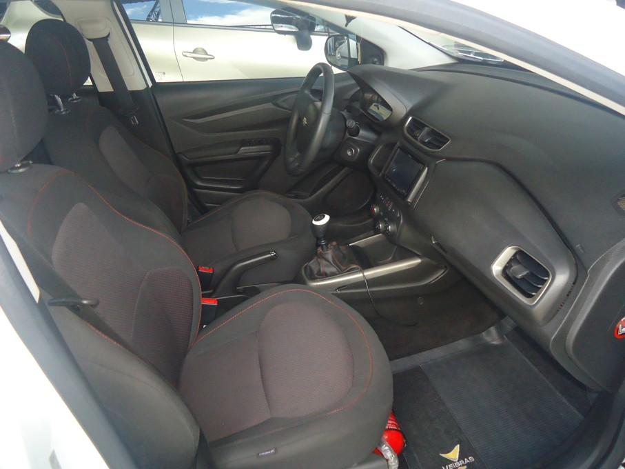 CHEVROLET Onix Hatch - Foto