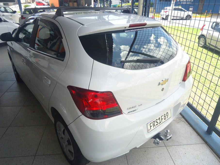 CHEVROLET Onix Hatch - Foto