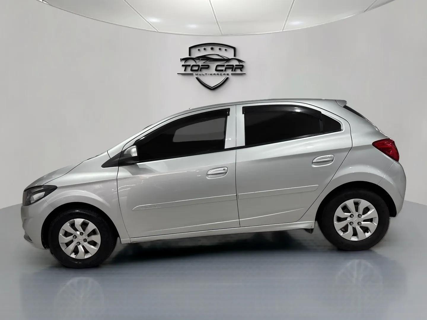 CHEVROLET Onix Hatch - Foto