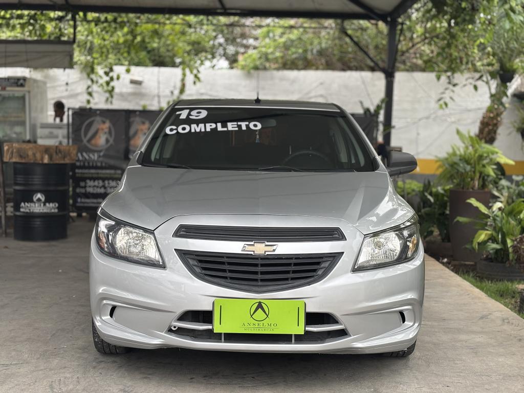 CHEVROLET Onix Hatch - Foto