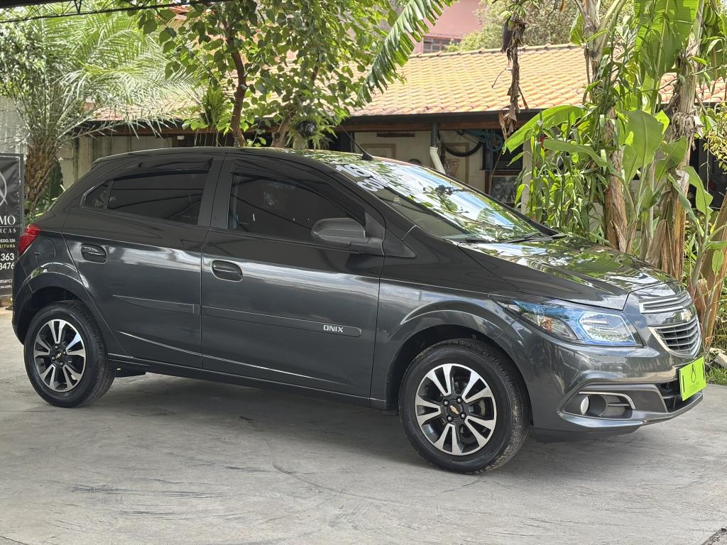 CHEVROLET Onix Hatch