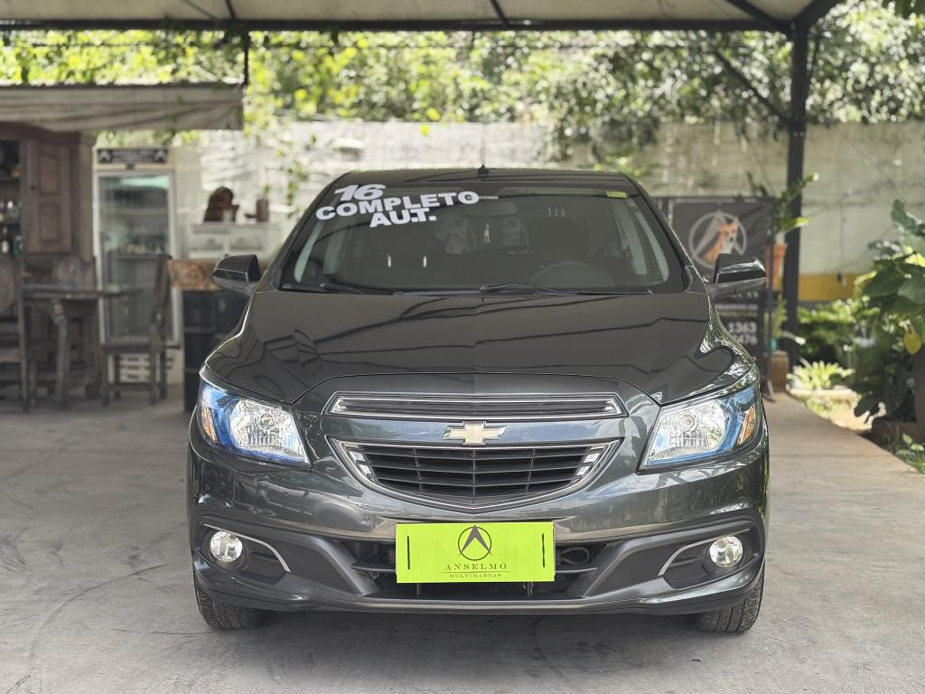 CHEVROLET Onix Hatch - Foto