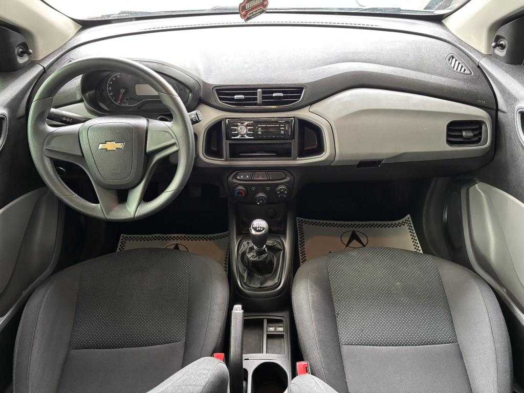 CHEVROLET Onix Hatch - Foto