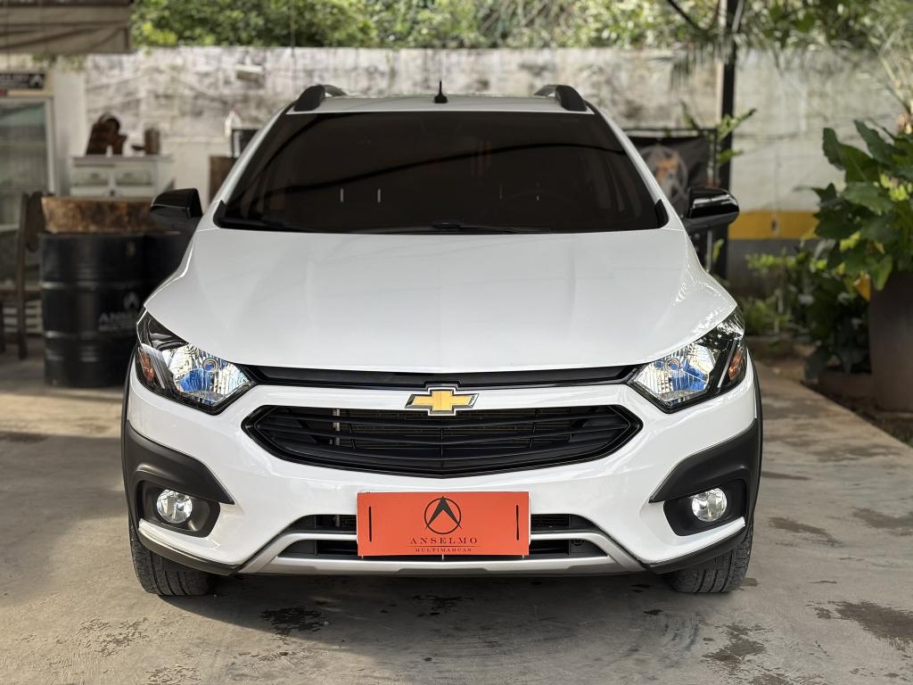 CHEVROLET Onix Hatch - Foto