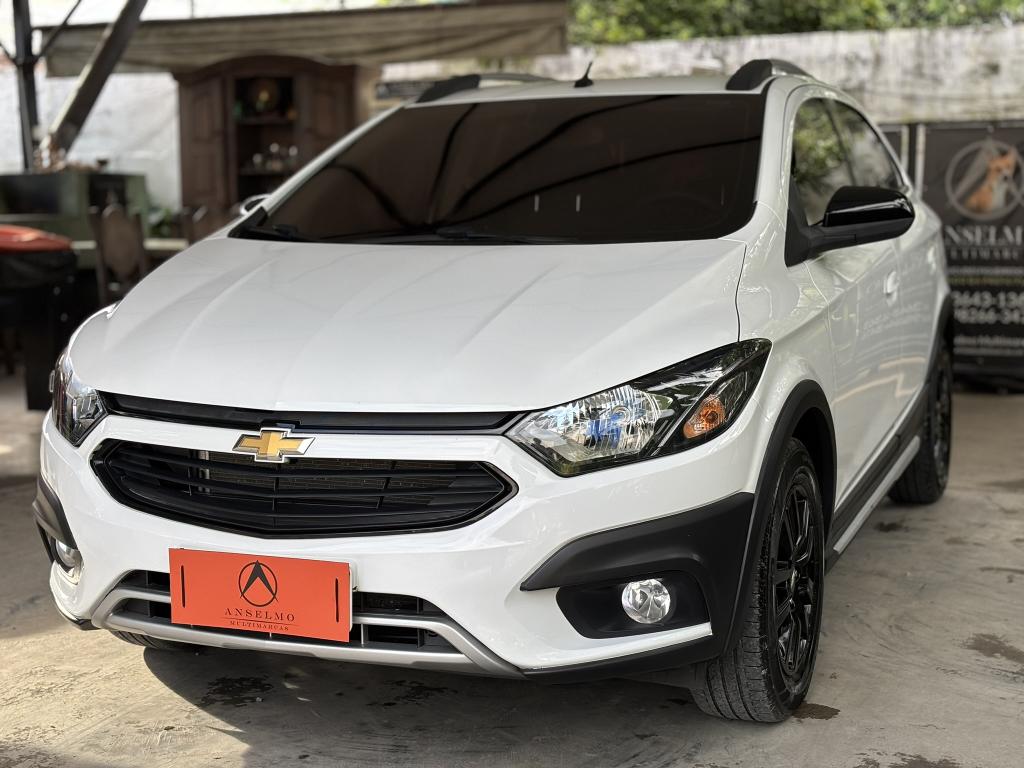 CHEVROLET Onix Hatch - Foto