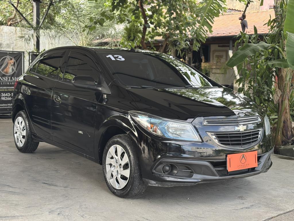 CHEVROLET Onix Hatch - Foto