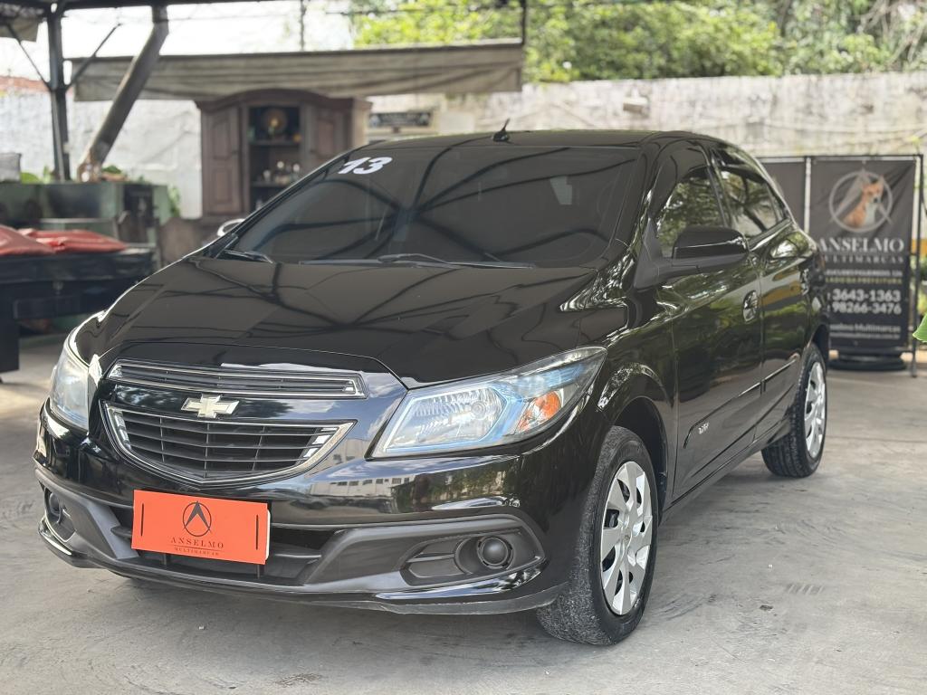 CHEVROLET Onix Hatch - Foto