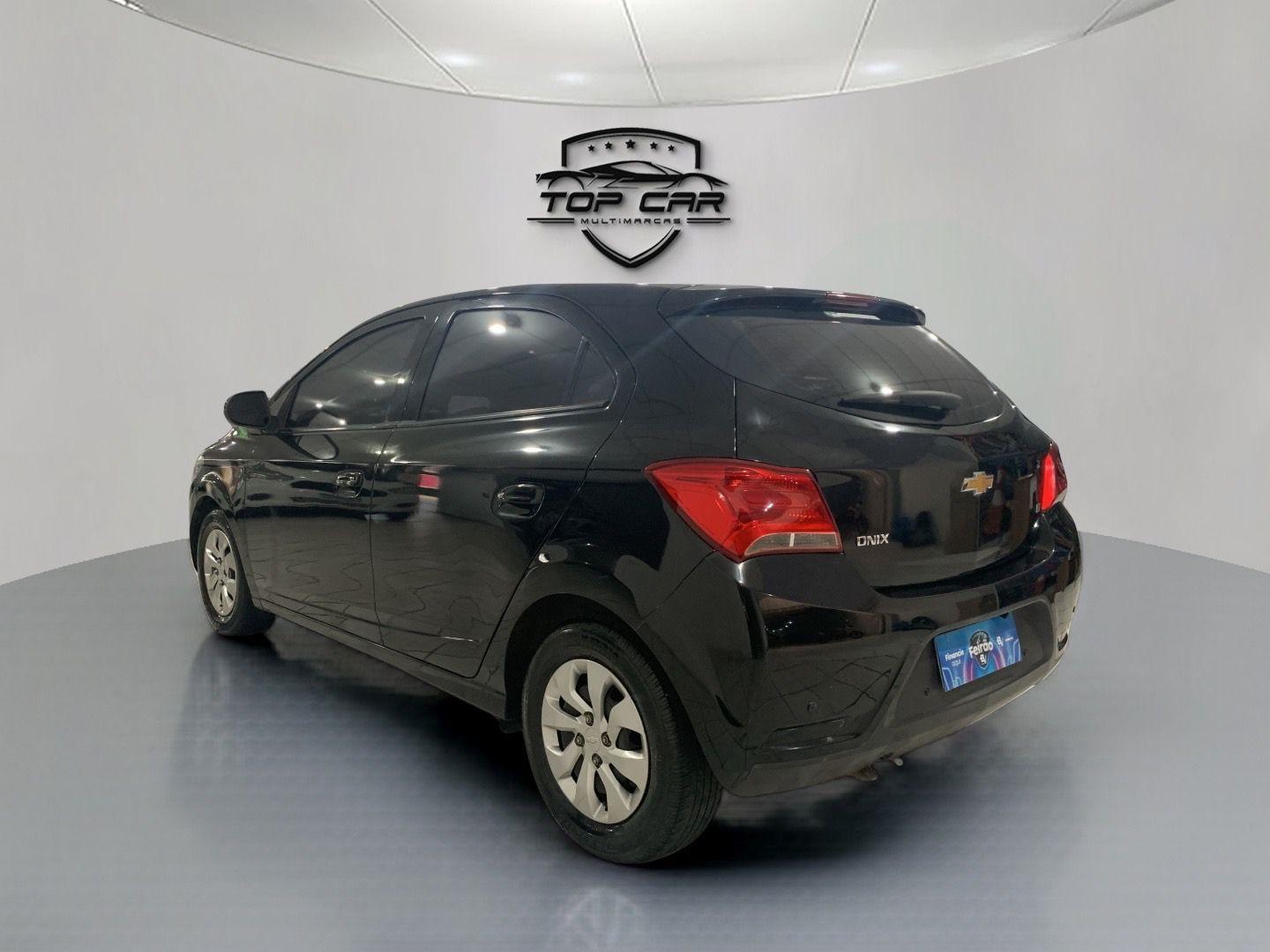 CHEVROLET Onix Hatch - Foto