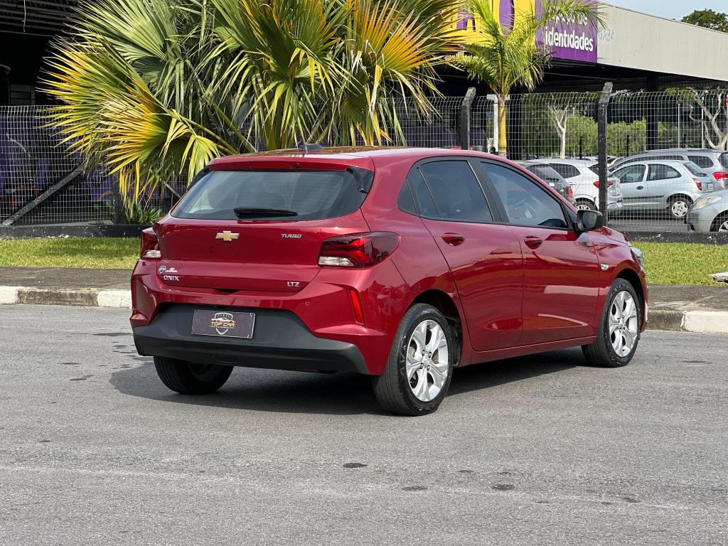 CHEVROLET Onix Hatch - Foto