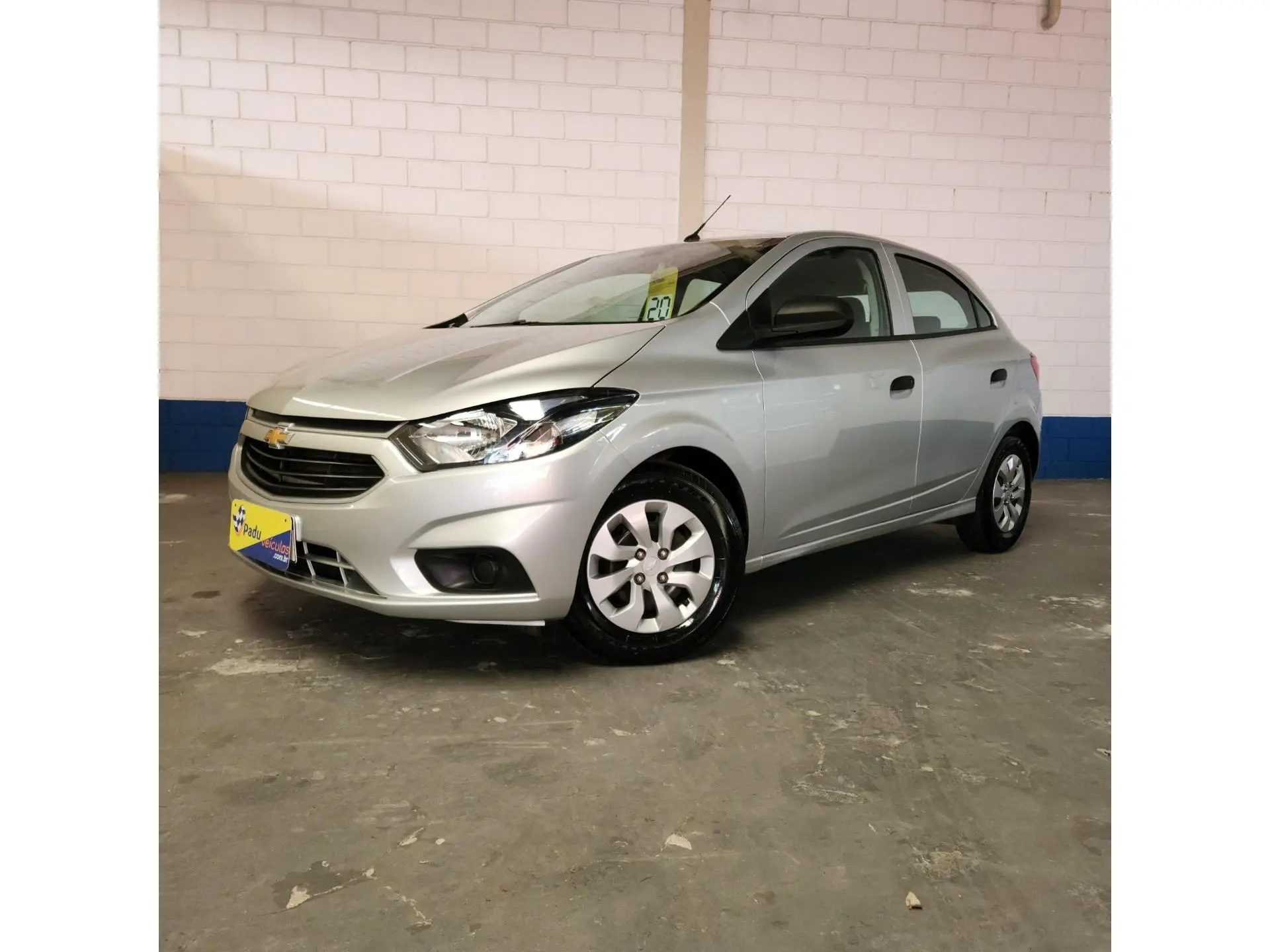 CHEVROLET Onix Hatch - Foto