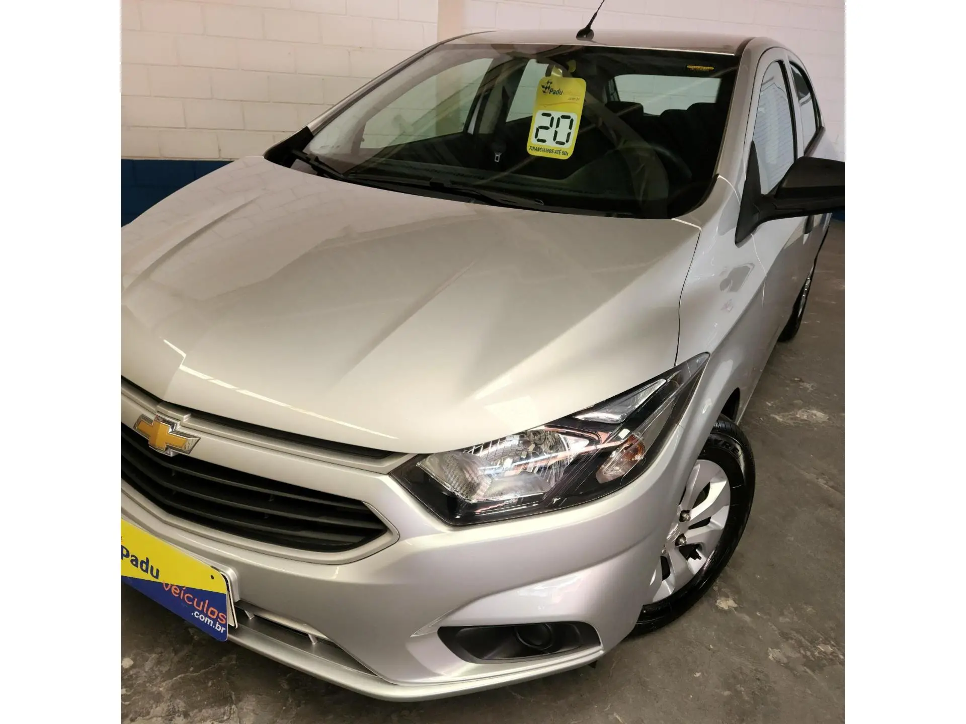 CHEVROLET Onix Hatch - Foto