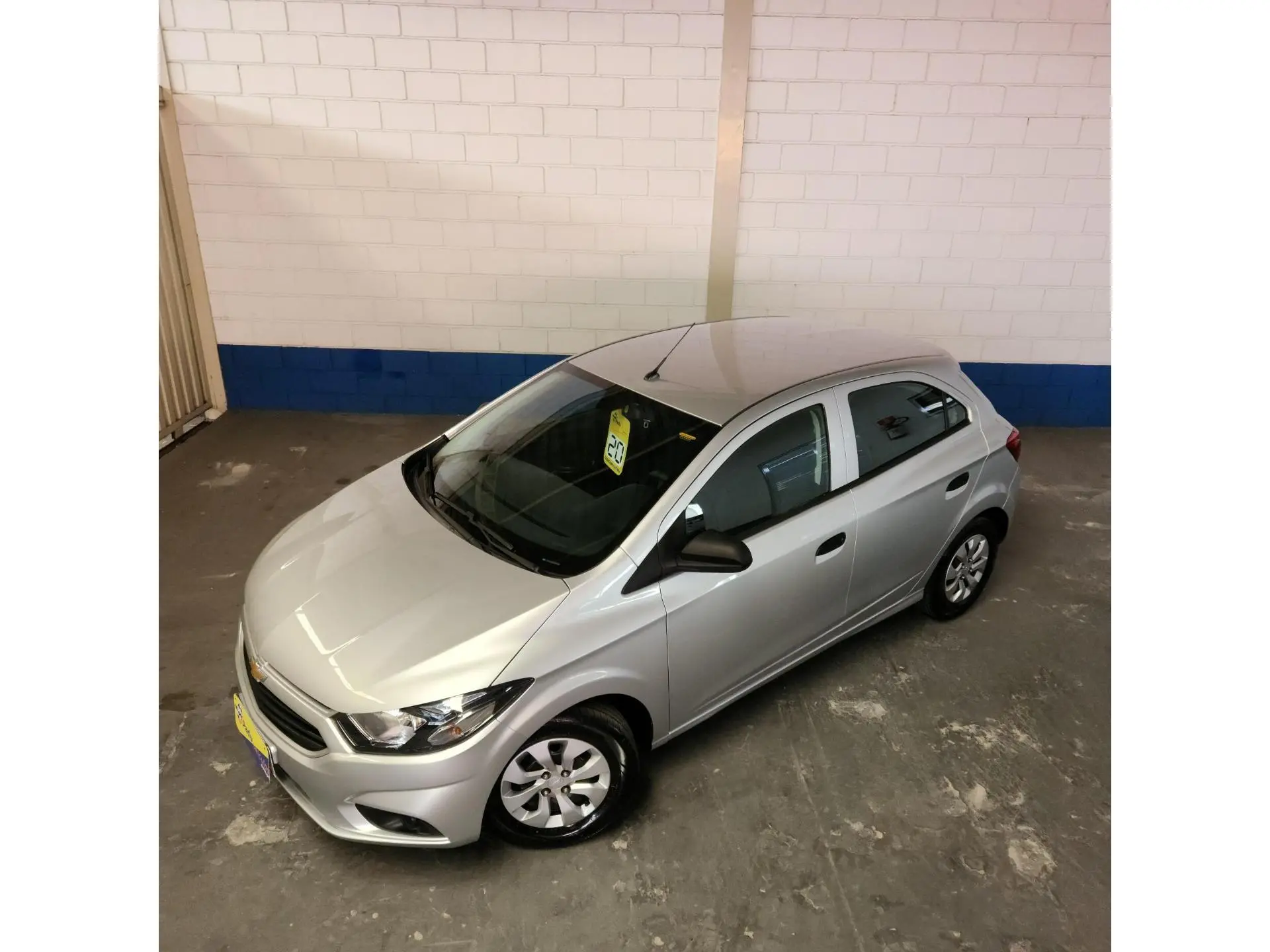 CHEVROLET Onix Hatch - Foto
