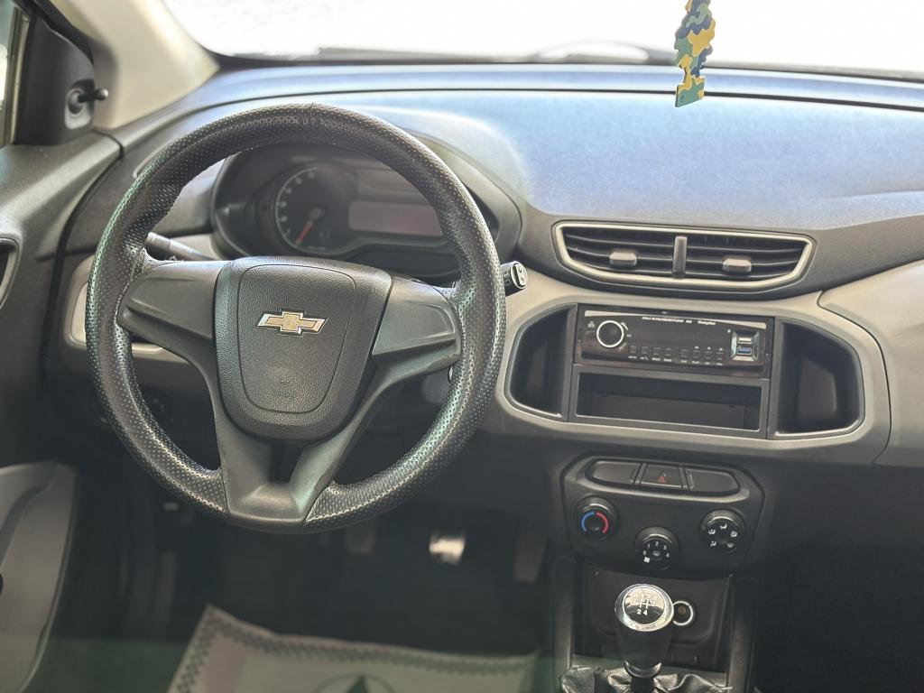 CHEVROLET Onix Hatch - Foto