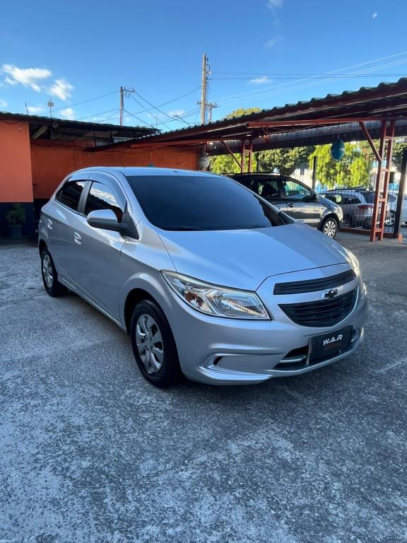 CHEVROLET Onix Hatch - Foto