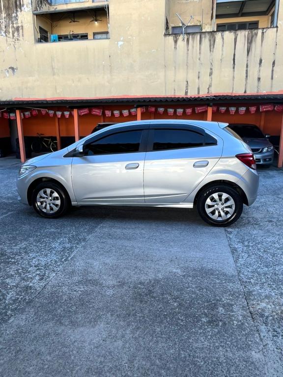 CHEVROLET Onix Hatch - Foto