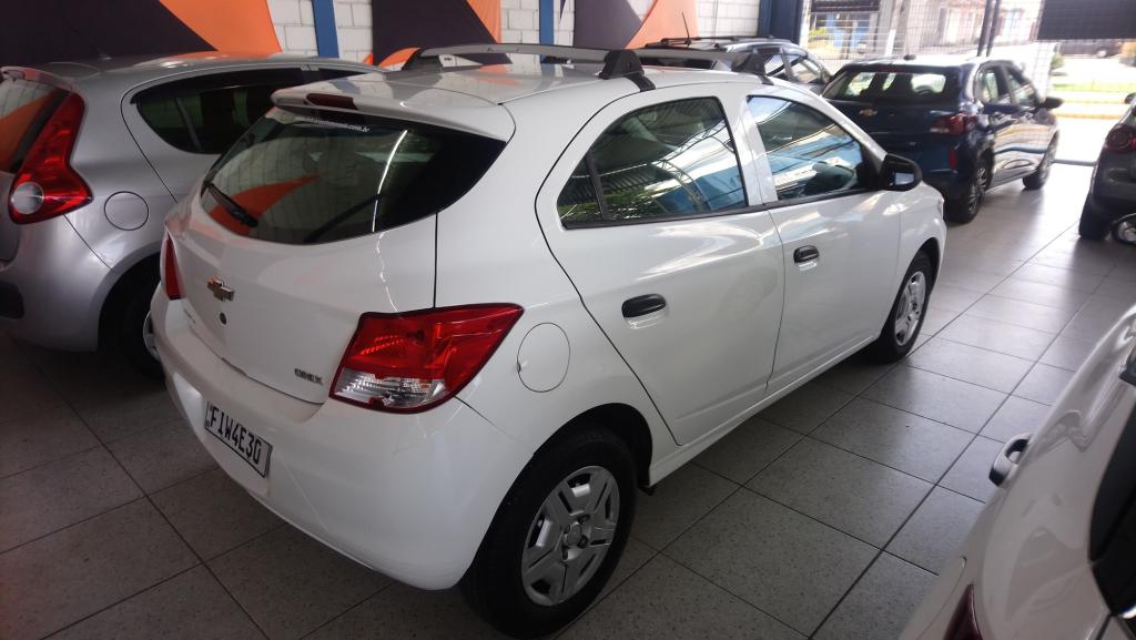 CHEVROLET Onix Hatch - Foto