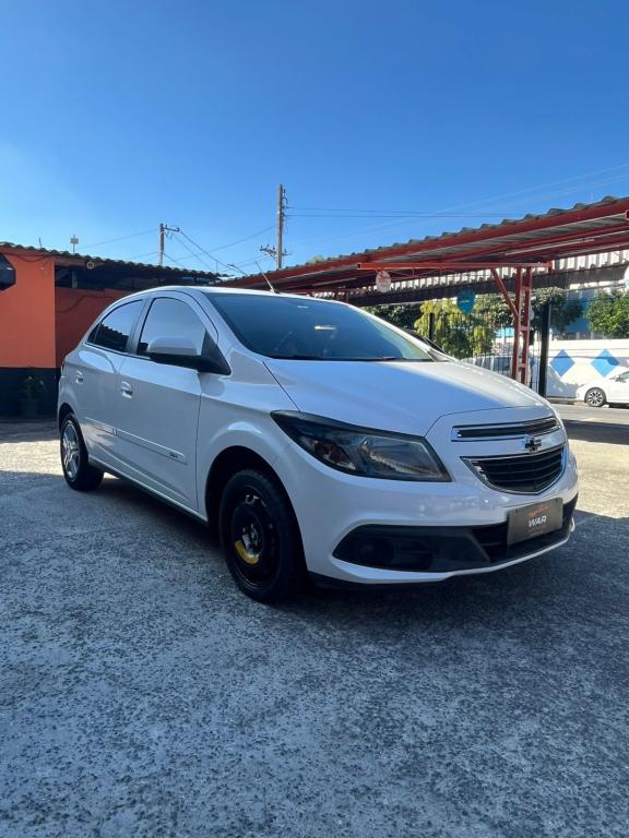 CHEVROLET Onix Hatch - Foto