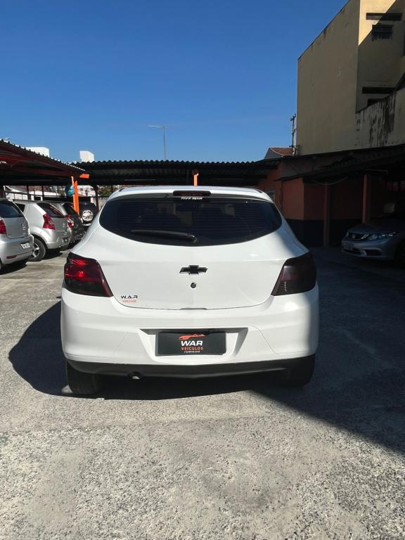 CHEVROLET Onix Hatch - Foto