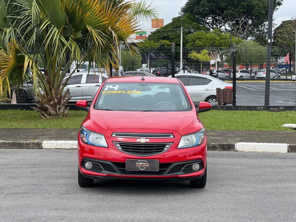 CHEVROLET Onix Hatch - Foto