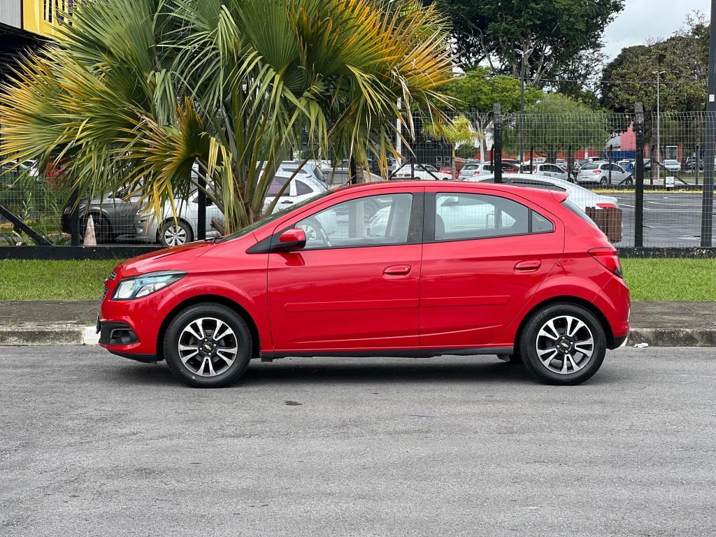 CHEVROLET Onix Hatch - Foto