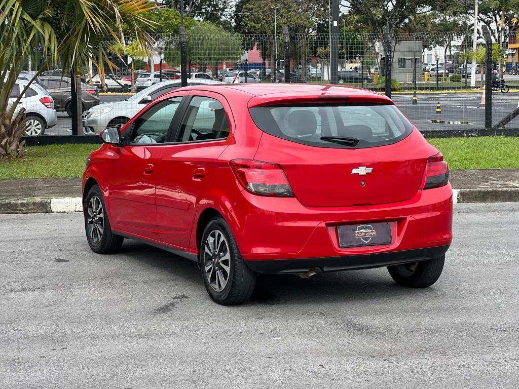 CHEVROLET Onix Hatch - Foto