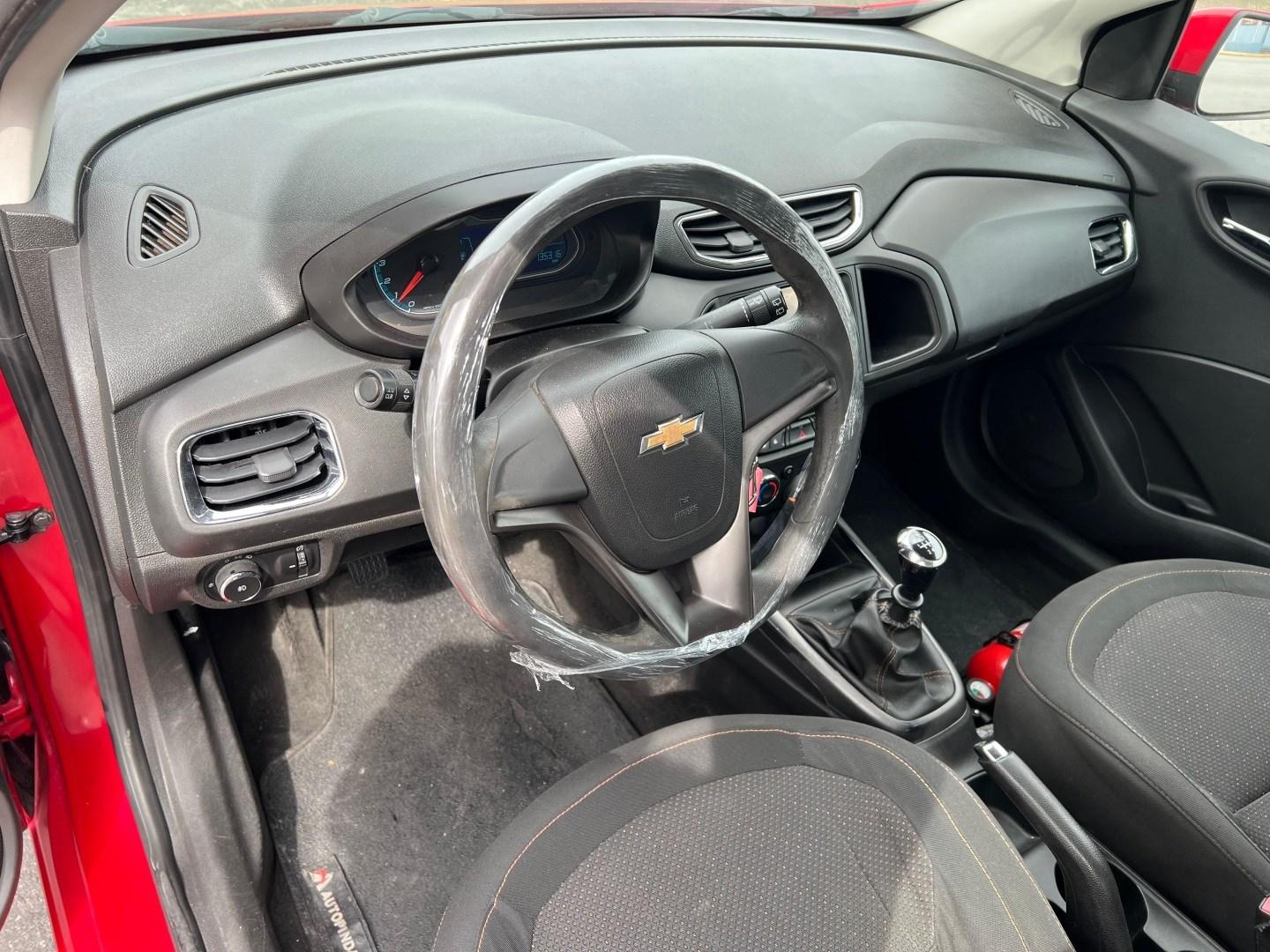 CHEVROLET Onix Hatch - Foto