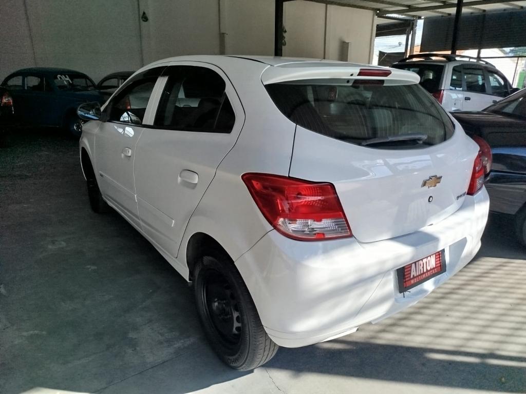 CHEVROLET Onix Hatch - Foto
