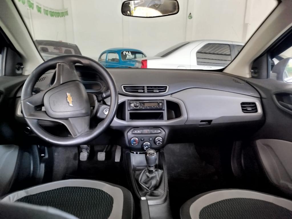 CHEVROLET Onix Hatch - Foto