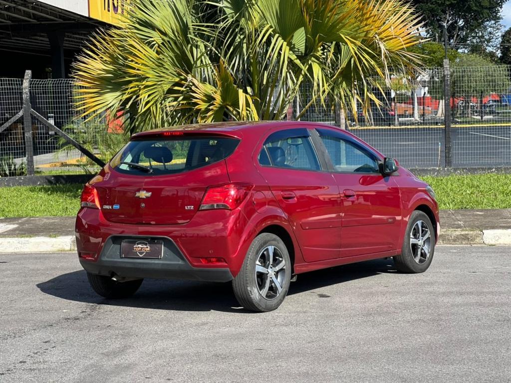 CHEVROLET Onix Hatch - Foto