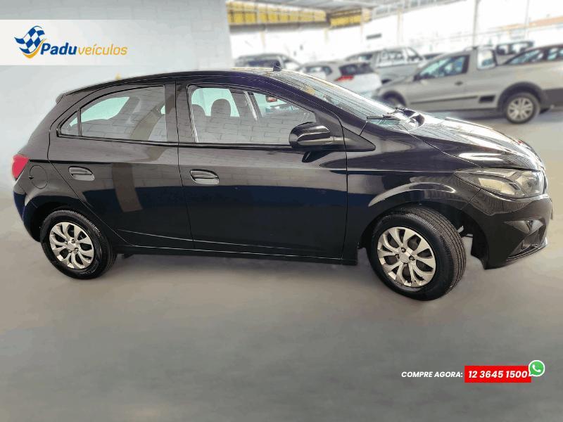 CHEVROLET Onix Hatch - Foto