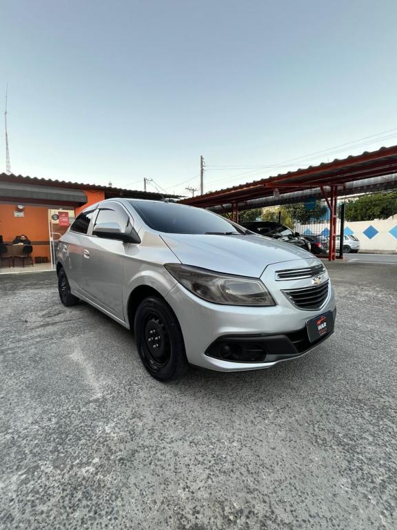 CHEVROLET Onix Hatch - Foto