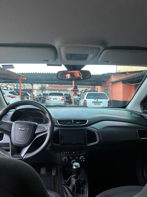CHEVROLET Onix Hatch - Foto