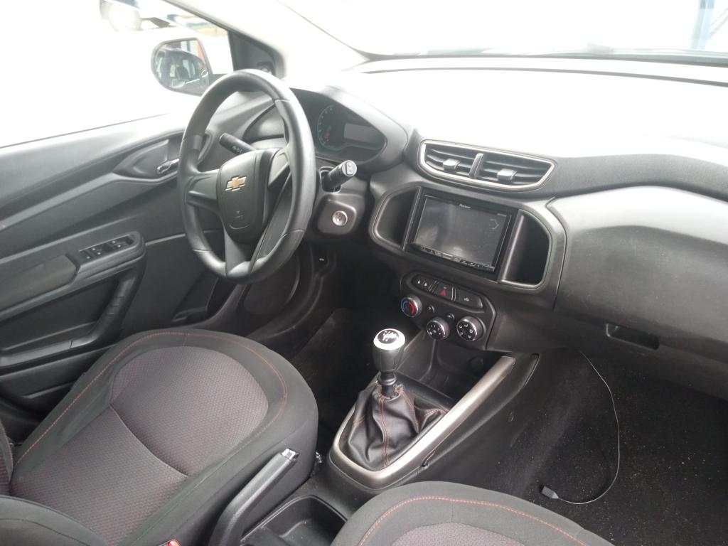 CHEVROLET Onix Hatch - Foto