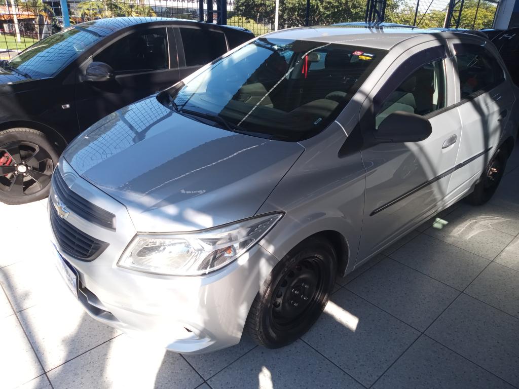 CHEVROLET Onix Hatch - Foto