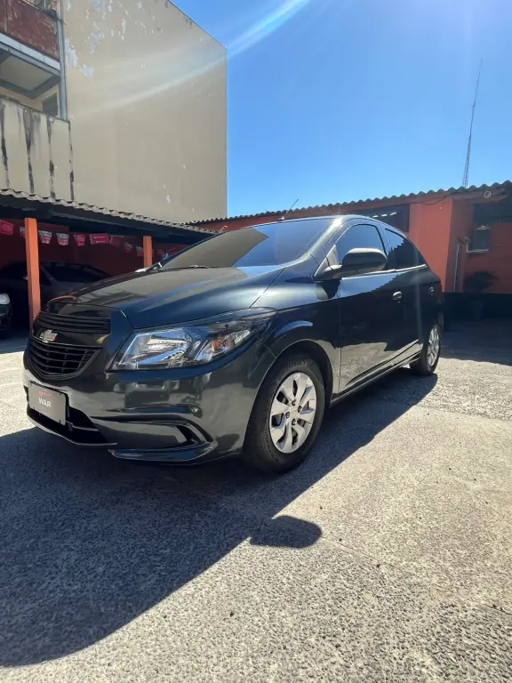 CHEVROLET Onix Hatch - Foto