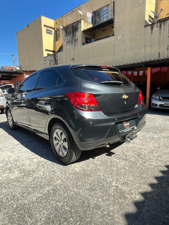 CHEVROLET Onix Hatch - Foto