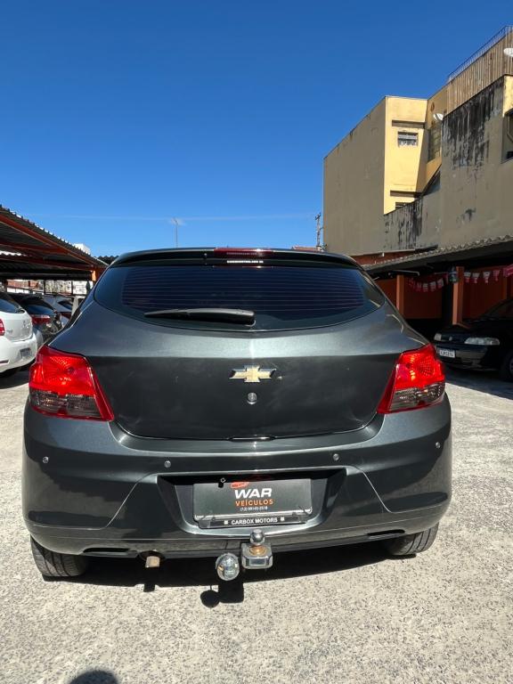 CHEVROLET Onix Hatch - Foto