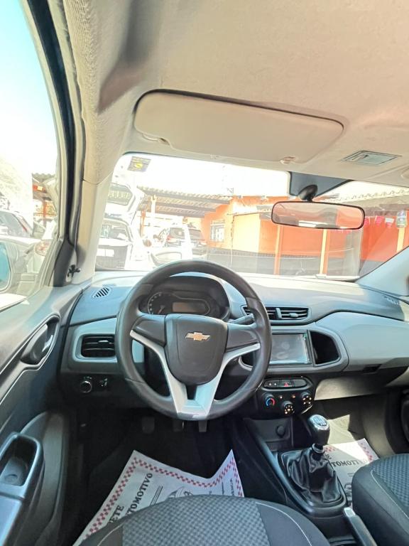 CHEVROLET Onix Hatch - Foto