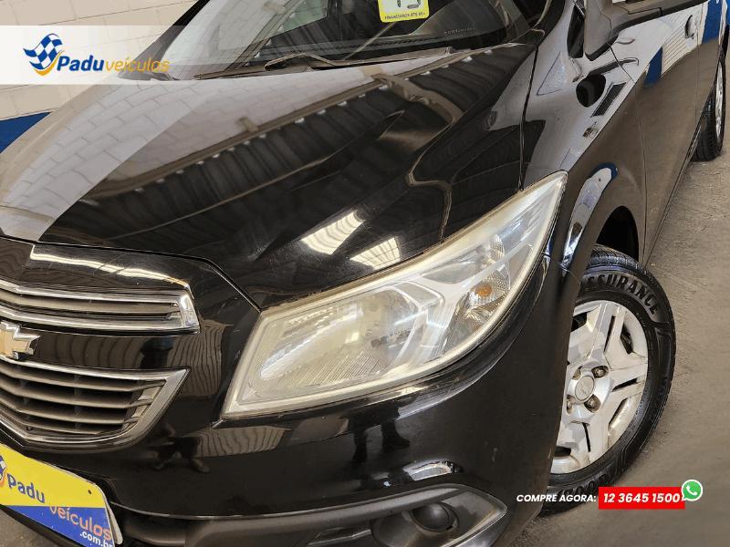 CHEVROLET Onix Hatch - Foto
