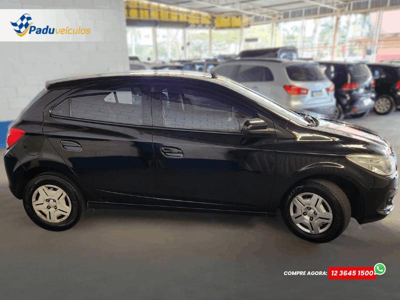 CHEVROLET Onix Hatch - Foto