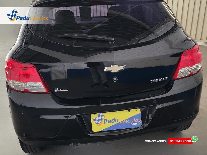 CHEVROLET Onix Hatch - Foto
