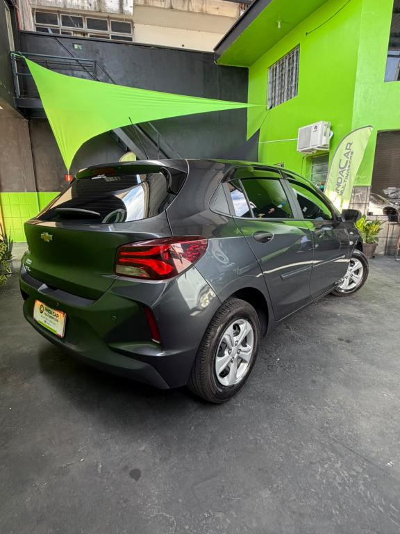 CHEVROLET Onix Hatch - Foto