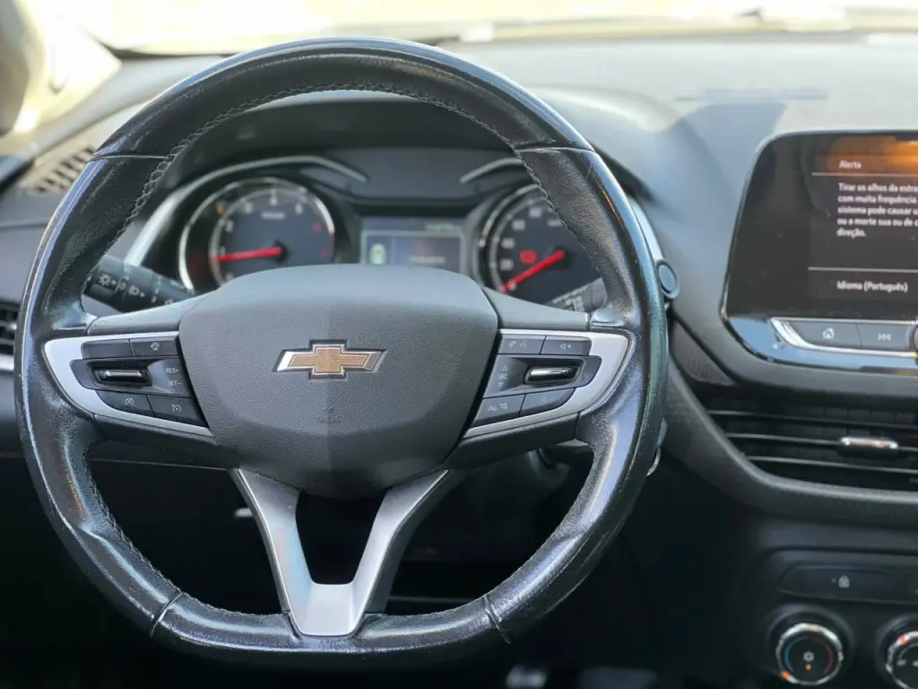 CHEVROLET Onix Hatch - Foto