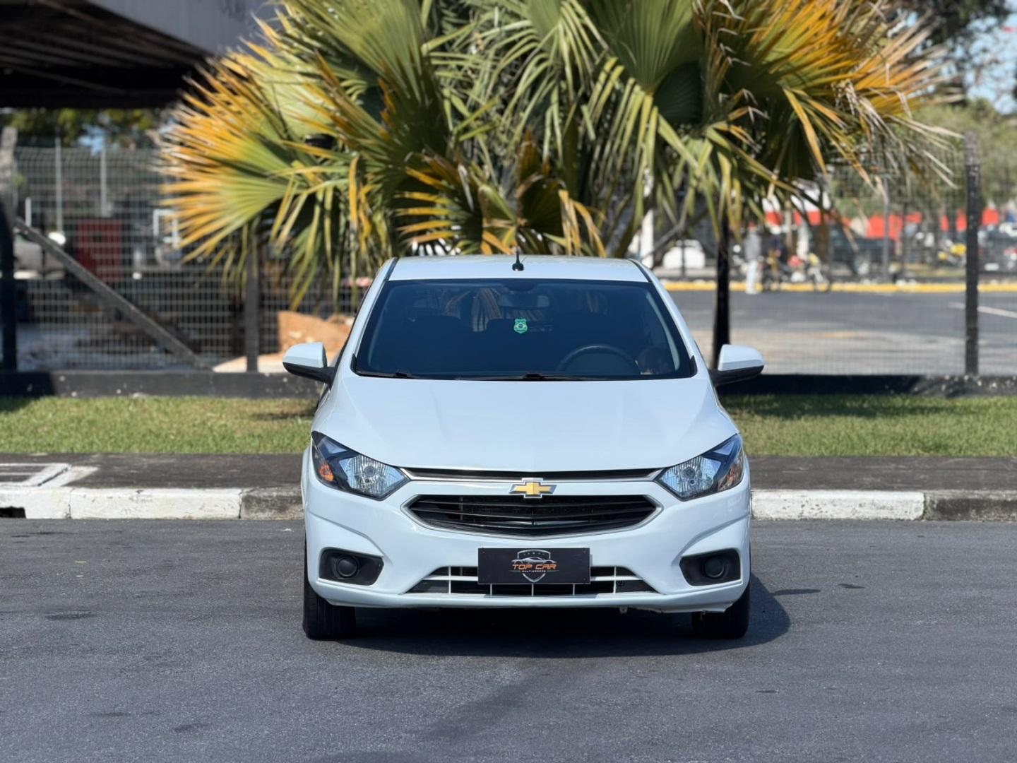 CHEVROLET Onix Hatch - Foto
