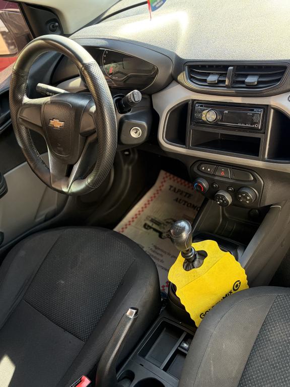 CHEVROLET Onix Hatch - Foto